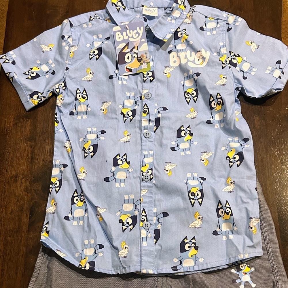 BLUEY button down tee, size 7. BRAND NEW!! Has tags still on it❤️